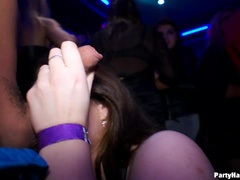 Rubia, Vestido, Hembra, Penetracion con dedos, Tacones, Interracial, Bragas, Intercambio de parejas