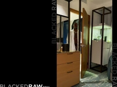 Stor rumpe, Store pupper, Blond, Utroskap, Pikk, Ansiktssperm, Raseblandet, Milf