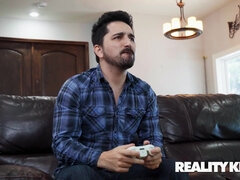 Красотки, Большой член, Большие сиськи, Минет, Секс без цензуры, Натуральные сиськи, Реалити, Сиськи