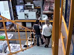 Anaal, Lieveling, Grote mammen, Pijpbeurt, Bruinharig, Handbeurt, Moeder die ik wil neuken, Tiener