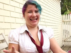 Harig, Buiten, Pissen