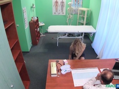 Amatør, Sædskud, Doktor, Give finger, Sygeplejerske, Fisse, Uniform, Snugkigger