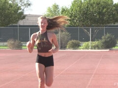 Anal, Dansant, Doigter, Masturbation, Orgasme, Public, Gicler, Sous la jupe