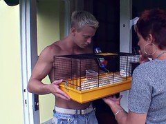 Granny games with hot neighbour