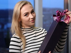 18, Amatööri, Isot tissit, Blondi, Vibraattori, Laiha, Soolo, Strippaus