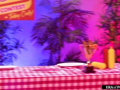 Tette grandi, Pompino, Brunetta, Di colore, Latina, Lesbica, Piccola, Terzetto