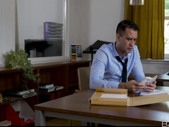 Perse, Kyrpä, Eurooppalainen, Alasti, Toimisto