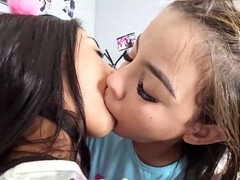 Besar, Lesbiana, Adolescente