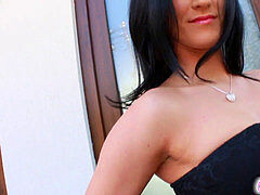 흑갈색 머리, 수음, 장난감들