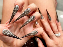 Rjavolaska, Fetiš, Flexible, Očala, Milf, Tetovaže