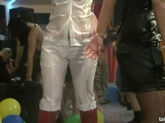 Leie, Grosse titten, Braunhaarige, Puppe, Gruppe, Hd, Lingerie, Tätowierung