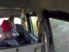 Macchina, Coppia, Vestito, Hardcore, Mamma che vorrei scoparmi, Pubblico, Stretta, Bagnata