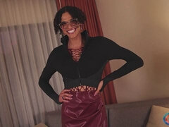 Morena, Bonitinhoa fofoa atraente, Hd, Saltos, Masturbação, Saia, Solo chão, Tetas