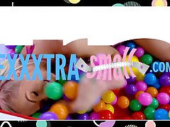 Grosse bite, Sucer une bite, Brunette brune, Domination, Petite femme, Criant, Maigrichonne, Adolescente