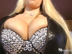 手コキする, なめる, 奴隷