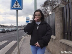 Cameraman pleases a juicy brunette