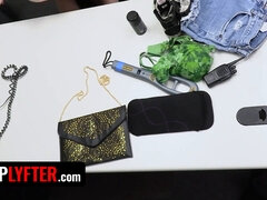 Backroom, Zunanji izliv, Dildo, Umazano govorjenje, Hardcore, Lizanje, Striptiz, Najstnice