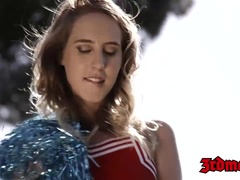 Gros cul, Grosse bite, Sucer une bite, Pom pom girl, Tir de sperme, Interracial, Seins naturels, Adolescente