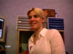 Lipstick amateur sluts- -An and Willy