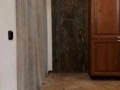 Bagved scenerne, Behåret, Mor jeg gerne vil kneppe, Fisse, Billig tøs, Toilet, Våd, Kone