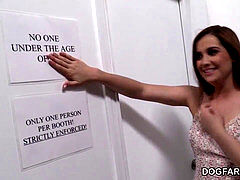 デカチン, 黒人, イく瞬間, 顔射, のぞき穴, 異人種間