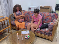 18 éves, Amatőr, Popó, Hatalmas hátsó, Latin lány, Leszbikus, Csupasz, Tini