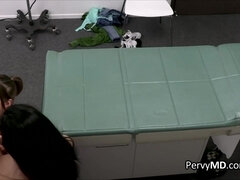 Store pupper, Kukk suging, Doktor, Kvinner mann, Naturlige bryster, Sykepleier, Realitet, Pupper