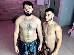 Ερασιτέχνης, Ομοφυλόφιλος, Μαλλιαρός, Φιλί, Λατίνα, Μύς, Θηλές, Λάδι