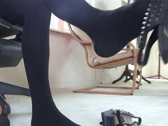 Wytrysk, Femdom, Obciąganie stopami, Obcasy, Buciki