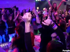 Klädd kvinna naken man, Påklädda, Grupp, Handjobb, Hardcore, Läder, Underkläder, Party