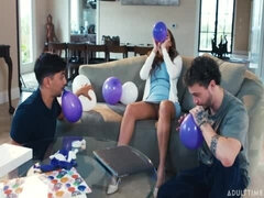 Grosse titten, Braunhaarige, Spermaladung, Aufs gesicht abspritzen, Hausfrau, Milf, Sohn, Stiefmutter