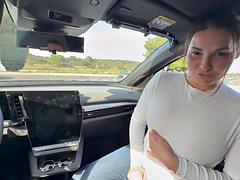 Amatéři, Brunetka, Auto, Pár, Hardcore, Venku, Tetování, Kozičky