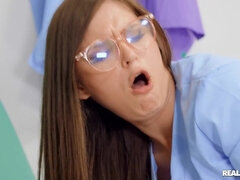 Stor svart kvinne, Kukk suging, Lubben, Hd, Naturlige bryster, Sykepleier, Pupper