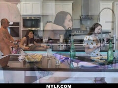 Tetas grandes, Tetona, Madura, Corridas, Estilo perrito, Sexo duro, Madres para coger, Mamá