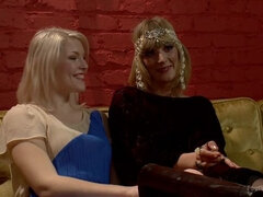 Блондинки, Ноги, Женское доминирование, Фетиш, Мускулы, Крошечные, Киски, Рабыни