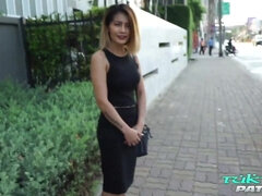 Asiatique, Nana, Grosse bite, Gros seins, Sucer une bite, Tir de sperme, Faciale, Thaïlandaise