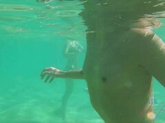 Sucer une bite, Faciale, Branlette thaïlandaise, Nue, De plein air, Petite femme, Nénés, Mouillée