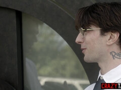 Dee Williams shows guys a right way