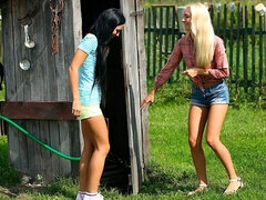 Prstovanie, Bozkávanie, Spodná bielizeň, Masturbácia, Vonku, Pička, Stripping, Kozičky