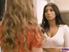 69 negenenzestig, Bruinharig, Zwart, Gezichtzitten, Interraciaal, Likken, Natuurlijke tieten, Kut duiken