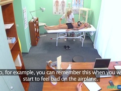 医者, レズビアン, なめる, 看護婦, オフィス, オマンコ, ユニフォーム, のぞき