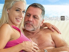 Duże cycki, Styl na pieska, Dziadek, Hd, Lizanie, Cipka, Sauna, Mocno