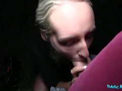 Amateur, Blonde, Sucer une bite, Petit ami, Tromperie, De plein air, Public, Suçant