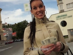 Kuřba, Pár, Peniaze, Z pohľadu účastníka, Na verejnosti