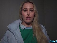 Blondine, Pik sutte, Britisk, Påklædt sex, Mor jeg gerne vil kneppe, Mor, Pov