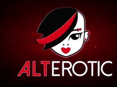 Velike joške, Rjavolaska, Busty, Resničnost, Obrito, Erotika, Tetovaže, Joške