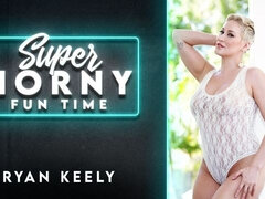 Iso kaunis nainen, Isot tissit, Gaping, Käsihoito, Itsetyydytys, Äiti jota haluaisin panna, Lelut, Nettikamerta