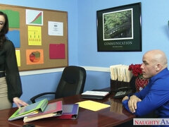 Μεγάλα βυζιά, Μελαχροινή, Βυζαρού, Γλείψιμο, Ώριμη γυναίκα, Μαμά, Γραφείο