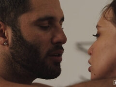 Velika rit, Velike joške, Fafanje, Globoko grlo, Hd, Latinka, Lizanje, Pošast