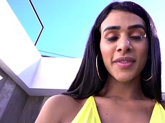 Stora tuttar, Avsugning, Homosexuell, Hardcore, Latina, Shemale, Suger, Tatuering